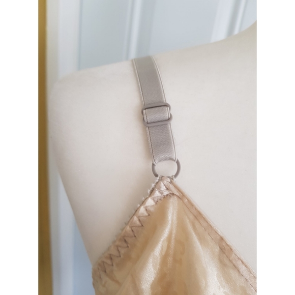 Vintage Vassarette Second Skin Satin Bra - Picture 5 of 16